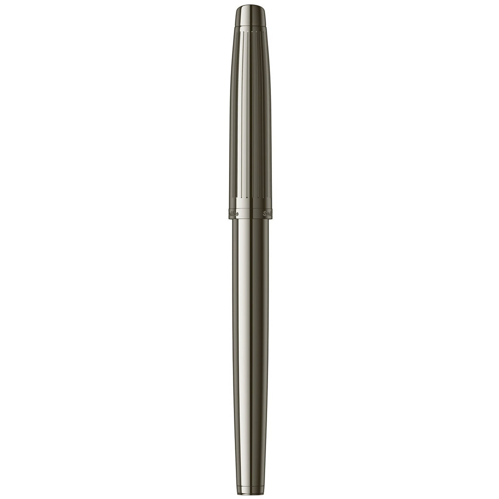 Scrikss Oscar 39 Medium nib Fountain Pen - Titanium TT on a white background