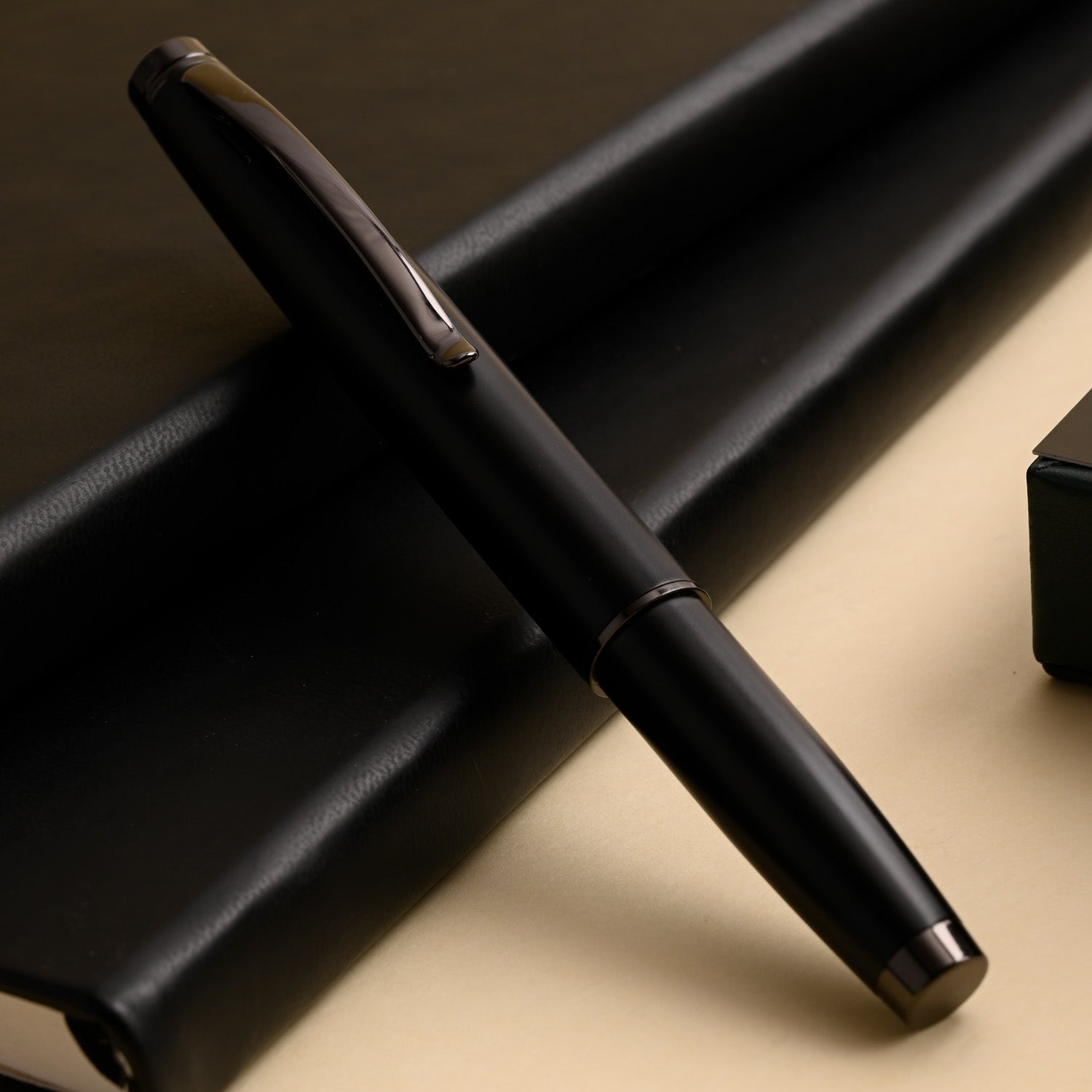 Monteverde Dakota Fountain Pen - Black Sky - penpencilink