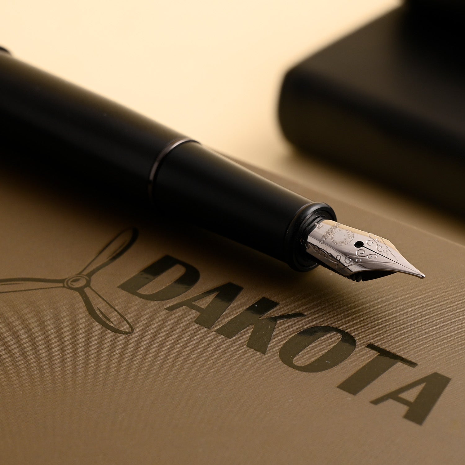 Monteverde Dakota Fountain Pen - Black Sky - penpencilink