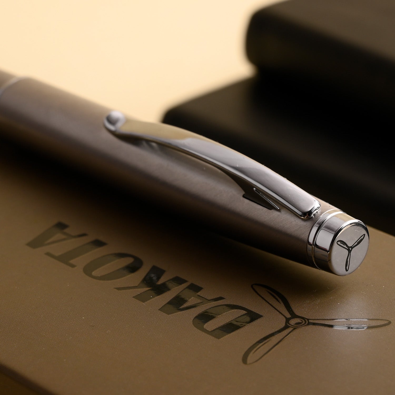 Monteverde Dakota Fountain Pen - Stainless Steel CT - penpencilink