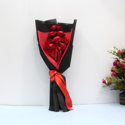 Bouquet Of Red Rose With Chocolate