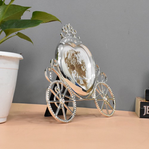 Silver Plated Cinderella Carriage Table Top  Photo Frame For Home And Office Decor