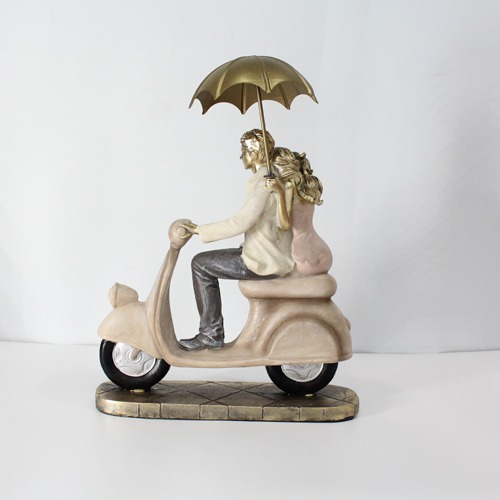 Scooter Riding Sweet Couple Statue| Love Miniatures
