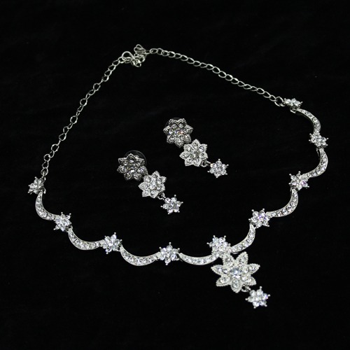 Silver Plated Stylish Flower Designed Traditional Necklace Set