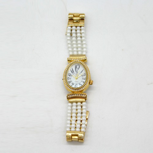 Oval Shape Dial With Pearl Bracelet Women's Watch