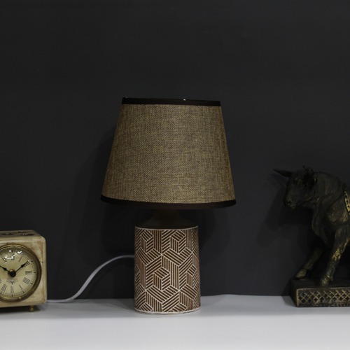Brown Fabric Shade Table Lamp With Ceramic Base Table Lamp For Desktop , Home decor