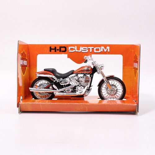 Harley Davidson 2014 CVO Breakout 1/12 Scale Motorcycle Model