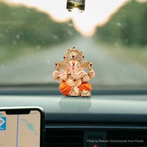 Mukut Ganesha Statue For Car Dashboard