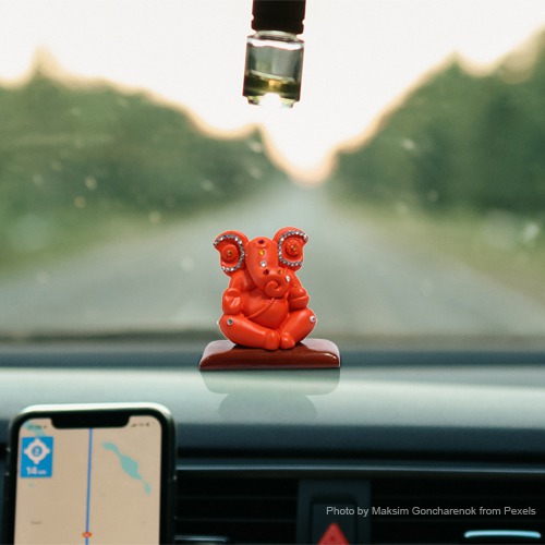Rose Colour Diamond Studs Ganesha Idol For Car Dashboard