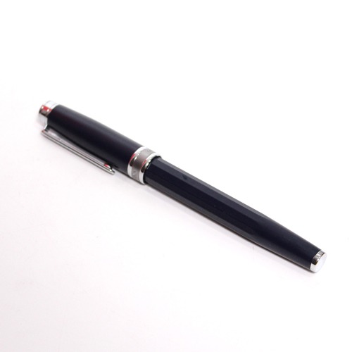 Sheaffer Gift Fountain Pen – Glossy Black With Chrome-Plated Trim