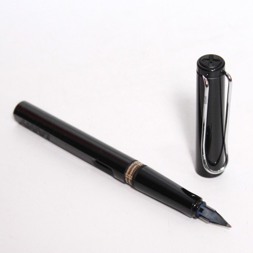 Lamy Safari Matte Black Fine Fountain Pen