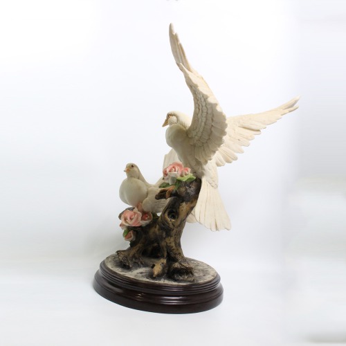 Vastu Pigeon Love Birds Pair Statue Showpiece Decorative Figurine for Love | Romance and Happiness in Relationship