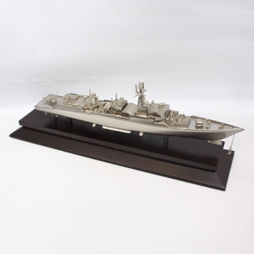 Metal Handicrafts Marine Style Metal Handcrafted Sailing Ship Boat Model Ornament Nautical Home Desktop Decoration